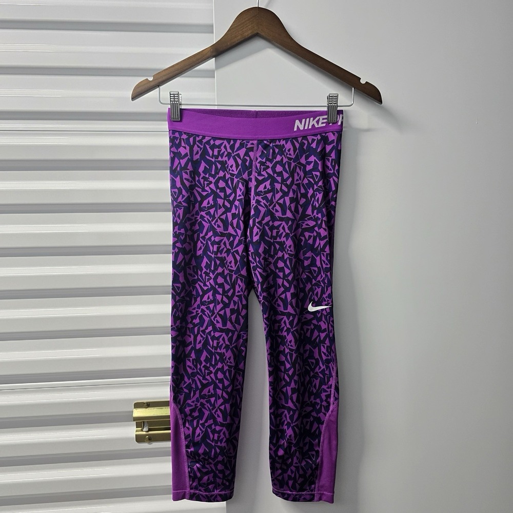 Nike Pro Combat Capri Leggings Womens S Purple Geometric Dri-FIT 587710-477445